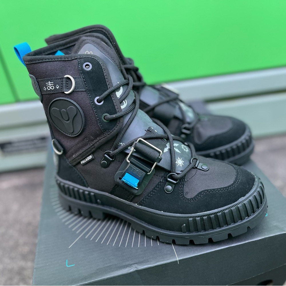 🆕 Palladium PL Shock Witch Queen Black Boots with Blue Accent unisex - Picture 2 of 5